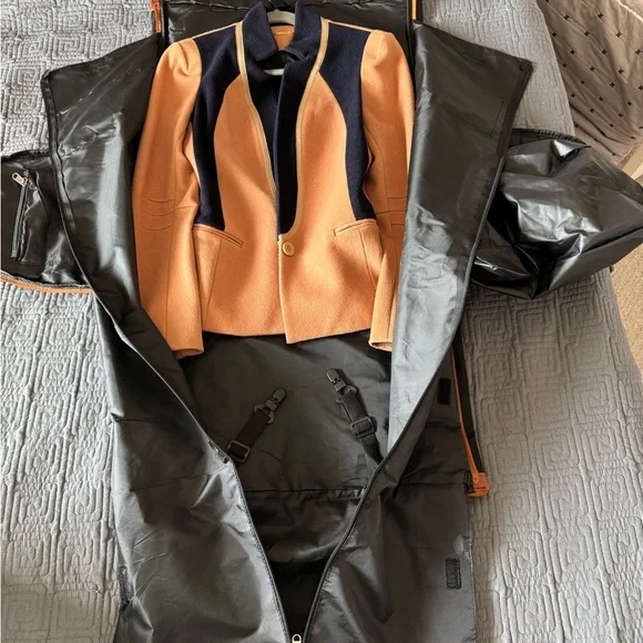 Brand New Black and Brown Weekender Bag - Picture 11 of 13